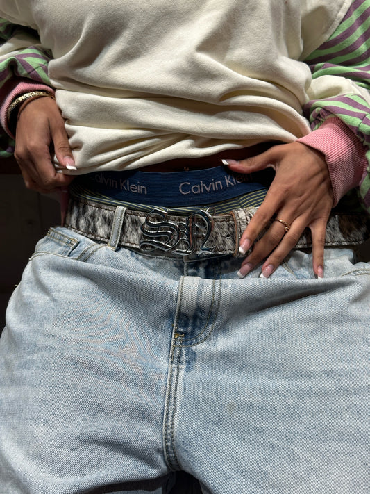 Seventeen “SN” ￼buckle ￼Alongside Cowhide belt